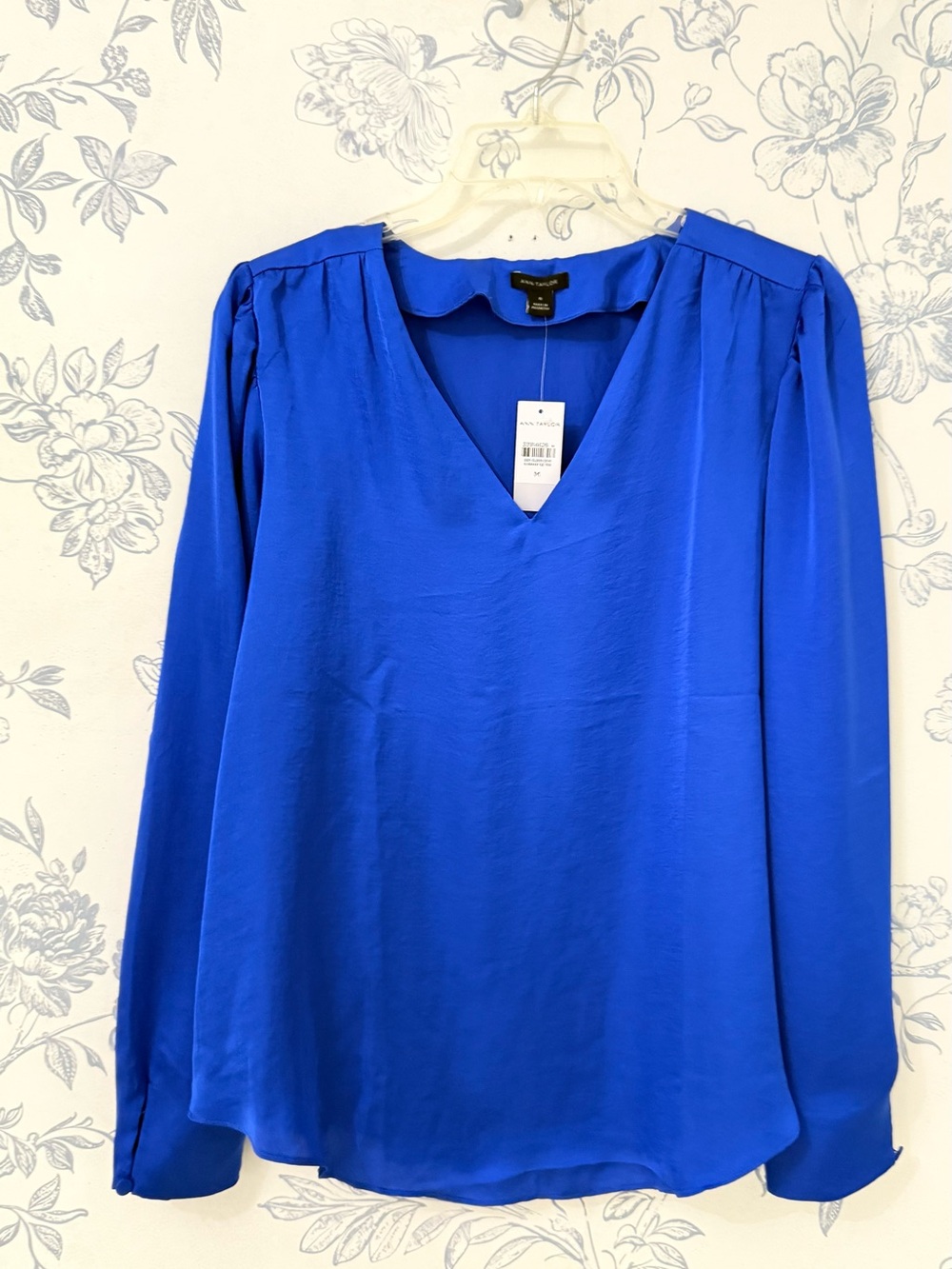 Ann Taylor Cobalt Blue V-Neck Long Sleeve Blouse